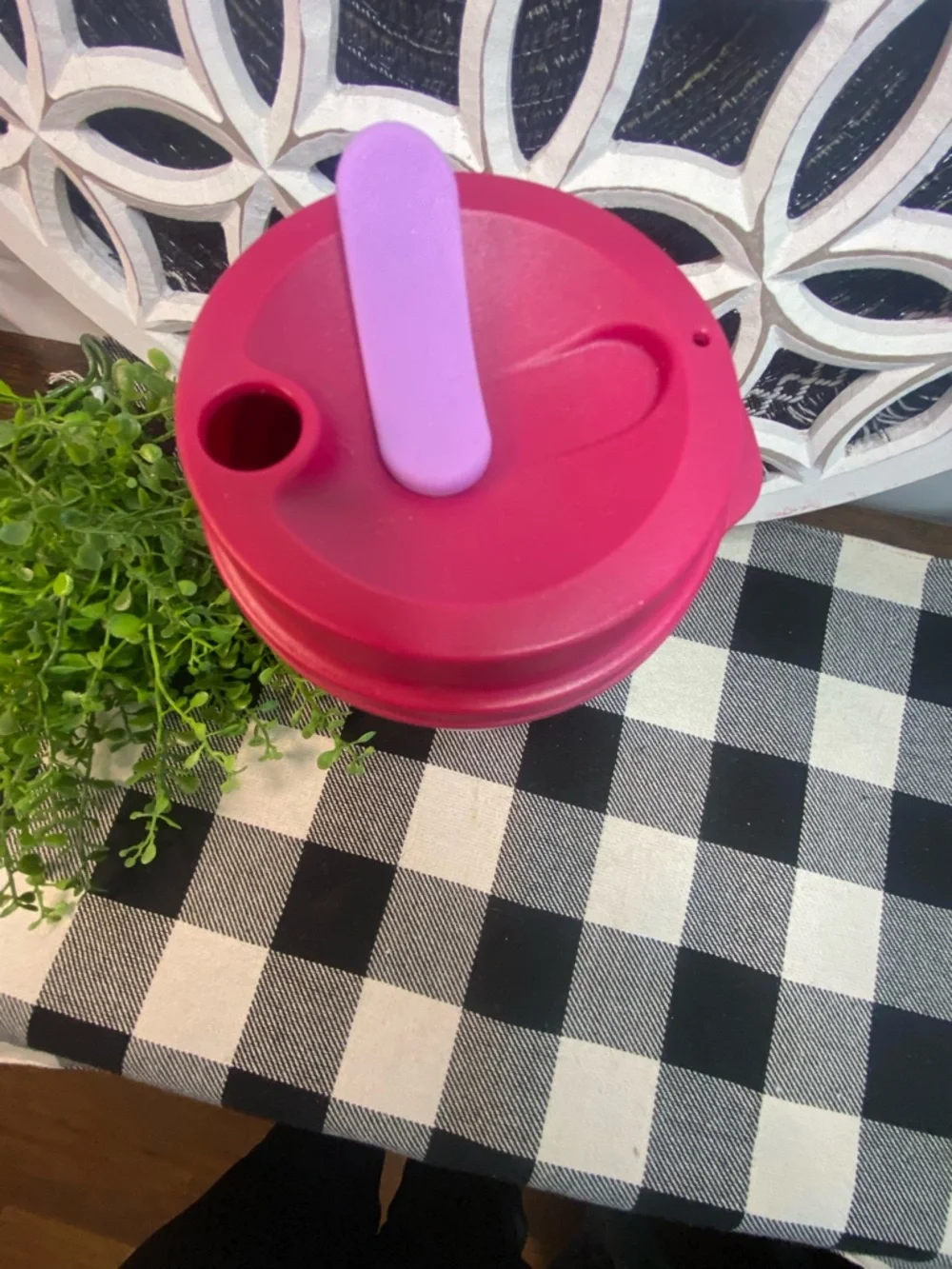 New Tupperware Two-Tone Pink Travel‎ Mug - Dark Rose and Light Pink